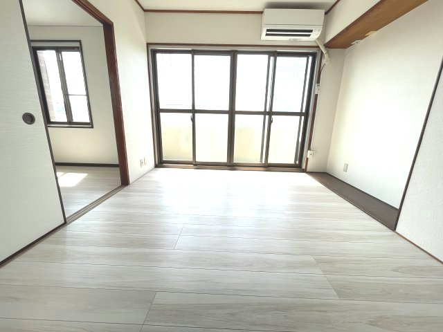 【居間・リビング】 | ゆったり過ごせる居間です
