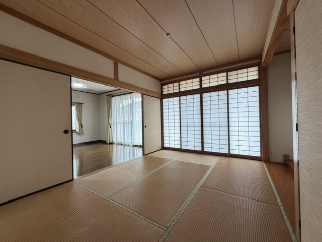 北諸県郡三股町大字宮村の中古一戸建の和室|中央和室