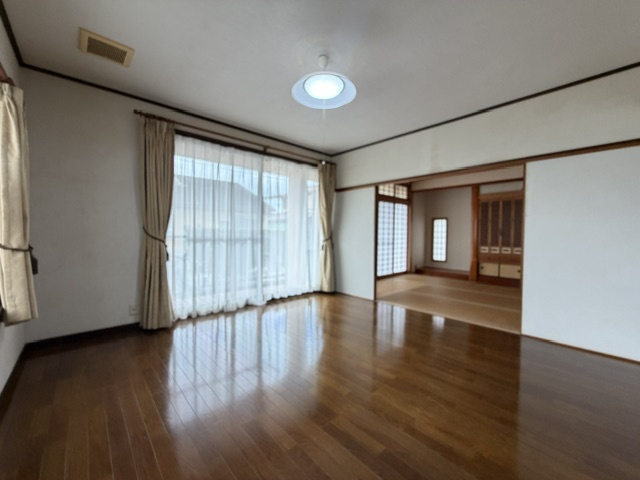 北諸県郡三股町大字宮村の中古一戸建の居間・リビング