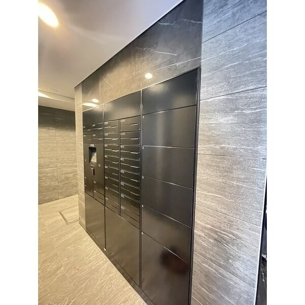 ドゥーエ府中Ⅰのエントランス