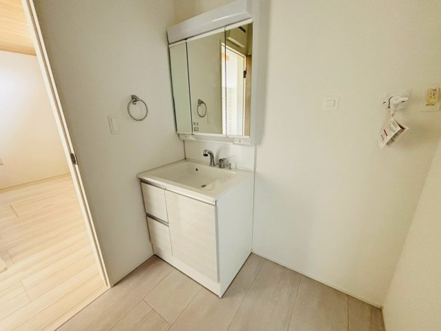 郷部２期　新築戸建ての独立洗面台