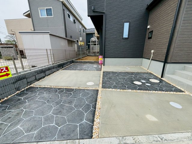 郷部２期　新築戸建ての駐車場
