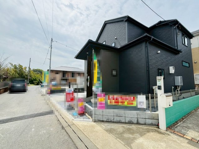 郷部２期　新築戸建ての前面道路含む現地写真