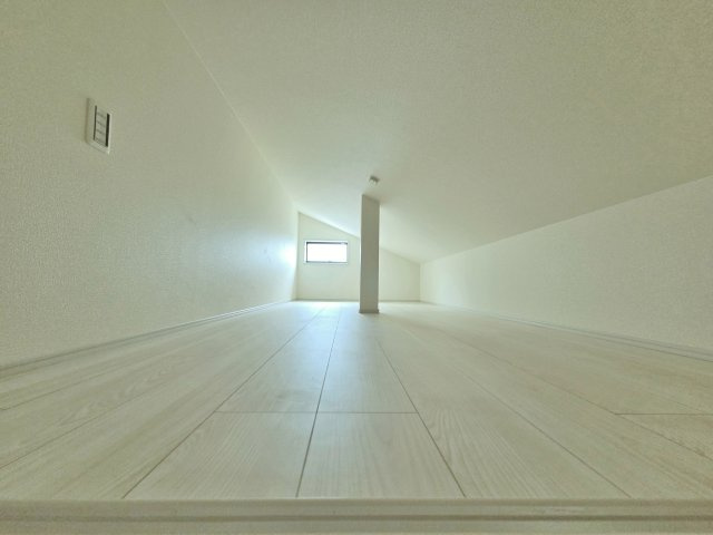 練馬区谷原1丁目 限定1棟|【小屋裏収納】
季節物の収納にも便利な小屋裏収納付
多目的にお使いいただけます