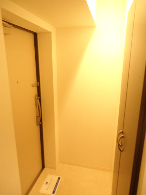 ティーズ ステージの玄関