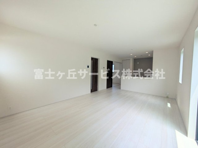 【居間・リビング】 | 磐田市前野 新築一戸建て | リビングです