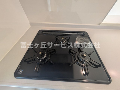 【その他】 | 磐田市前野 新築一戸建て | 3口コンロがあります