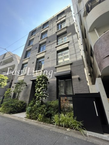 LAPIS　COURT　YOTSUYAのエントランス