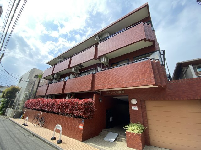 ファミール飛翔の外観