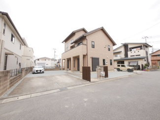 【外観】 | 甲府市蓬沢町 平成23年築 中古戸建 車5台 内外装大変綺麗 | 現在空家の為、随時ご見学可能。