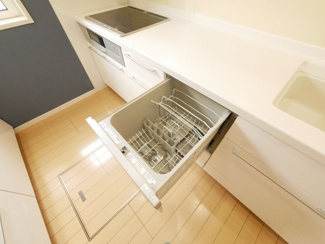 【キッチン】 | 甲府市蓬沢町 平成23年築 中古戸建 車5台 内外装大変綺麗 | 食器洗い乾燥機付き