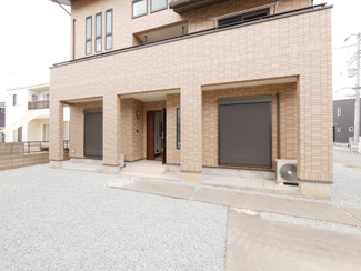 【外観】 | 甲府市蓬沢町 平成23年築 中古戸建 車5台 内外装大変綺麗 | 玄関廻り