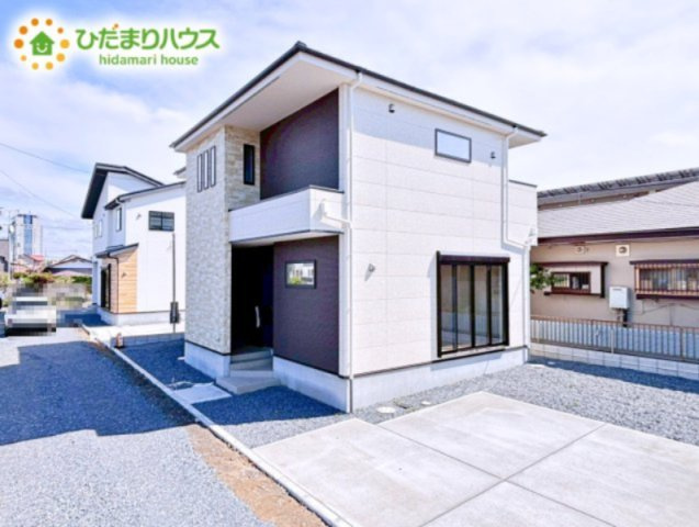 【外観】 | 水戸市小吹町2期　新築戸建　2号棟 | 明るい光が差し込む開放感あふれる住まいです。