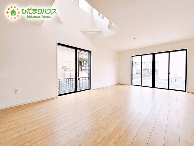 【居間・リビング】 | 水戸市小吹町2期　新築戸建　2号棟 | 風通しが良いため、夏は風を感じて涼しく過ごせます(^^♪