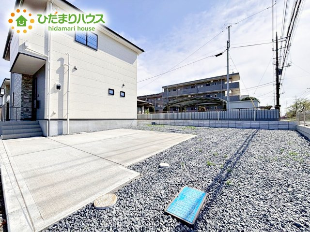 【駐車場】 | 水戸市小吹町2期　新築戸建　1号棟 | ゆったりとしたカースペースで、ファミリーカーや軽自動車もラクラク駐車出来ますね♪