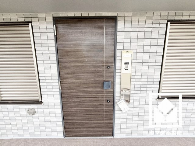 エスリード西宮甲陽園　3番館ヒルズの玄関