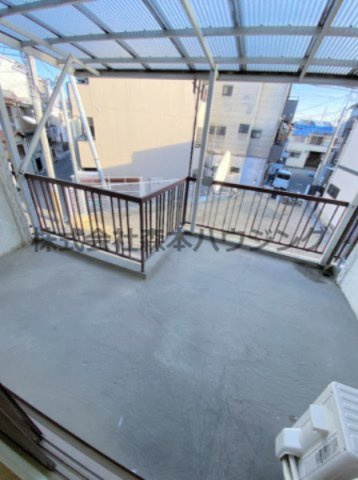 【バルコニー】 | 　寝屋川市高柳2丁目36テラス | 開放的で明るい空間を演出してくれるメインバルコニーです