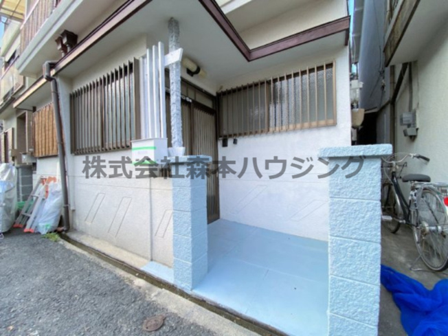 【エントランス】 | 　寝屋川市高柳2丁目36テラス | 清潔なエントランスです