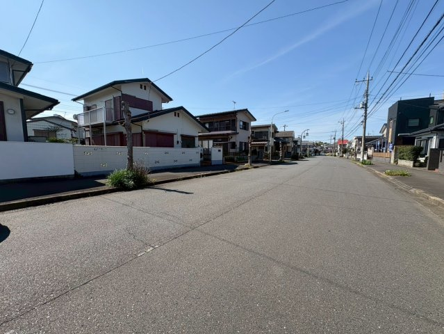 狭山市中央1丁目　建築条件なし売地　西武新宿線『狭山市駅』徒歩16分　【富士見小学区】の前面道路含む現地写真