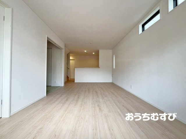 守山区川西第9(全1棟）の居間・リビング