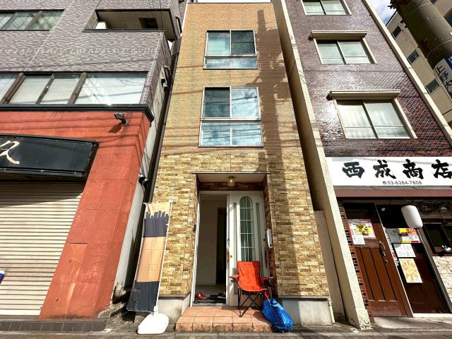 東上野4丁目の邸宅の外観|フラットな地形に恵まれた住環境。整備された歩道に面していますので居住性◎