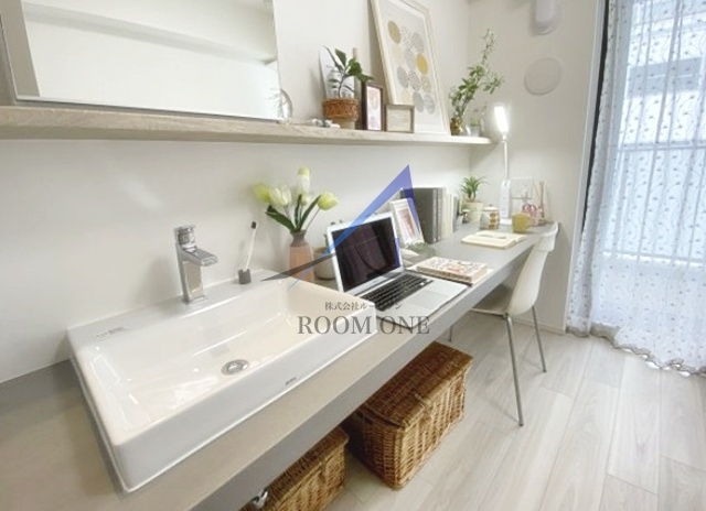 コムレジ赤羽　学生棟の洗面所|洗面台です。