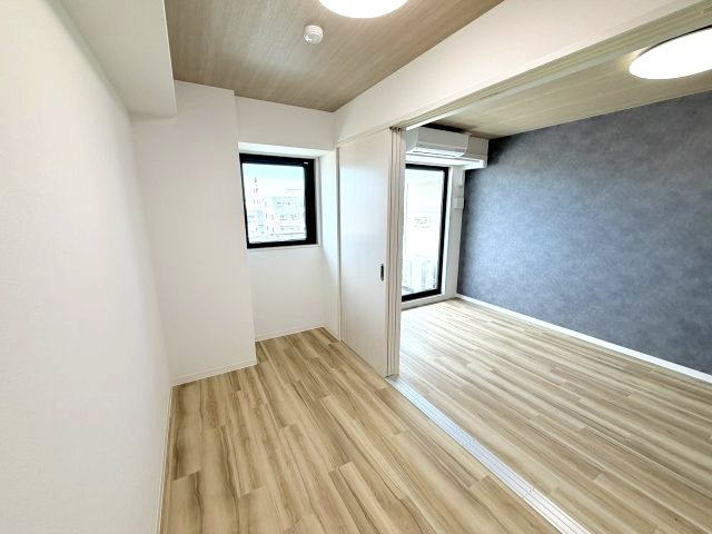 Ｅ-Ｃ’ｅｓｔ ｂｉｅｎ灘の洋室