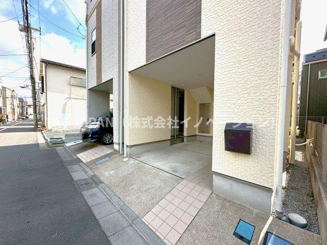 北区岩淵町の良邸の駐車場|【いつでもご見学可能です】
お問合せ当日やお仕事帰りなどご都合の良いタイミングでのご見学可能です。
お気軽にご予約ください。