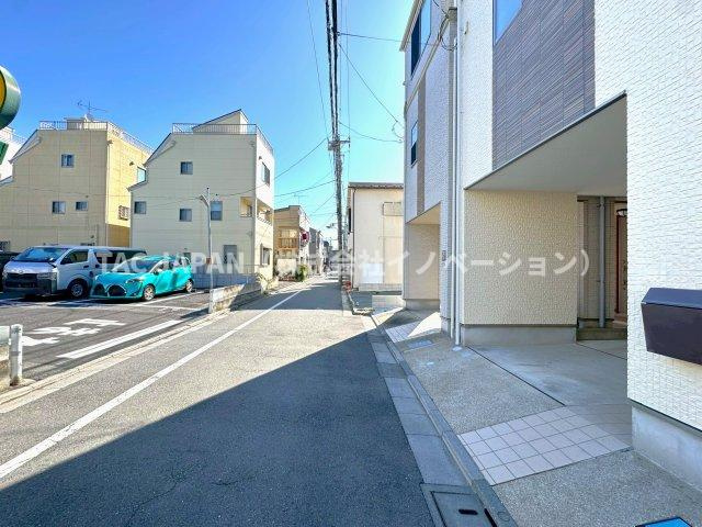 北区岩淵町の良邸の前面道路含む現地写真|【いつでもご見学可能です】
お問合せ当日やお仕事帰りなどご都合の良いタイミングでのご見学可能です。
お気軽にご予約ください。