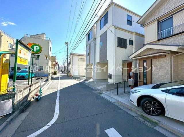 北区岩淵町の良邸の前面道路含む現地写真|【いつでもご見学可能です】
お問合せ当日やお仕事帰りなどご都合の良いタイミングでのご見学可能です。
お気軽にご予約ください。