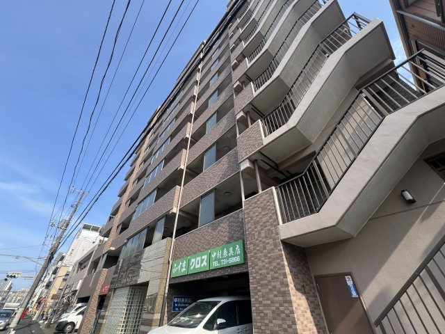 参った！な、蒔田。南東向き５階のポテンシャル高く、テンションMAXな【クリオ蒔田参番館】リノベーションの外観|おしゃれな外観です