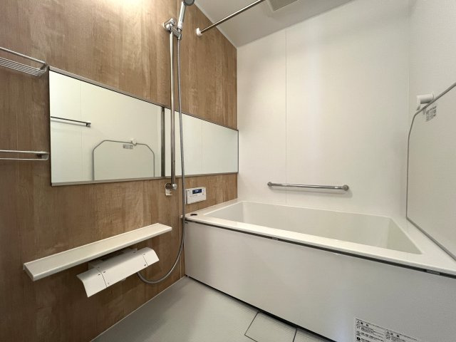 参った！な、蒔田。南東向き５階のポテンシャル高く、テンションMAXな【クリオ蒔田参番館】リノベーションの浴室|お風呂です