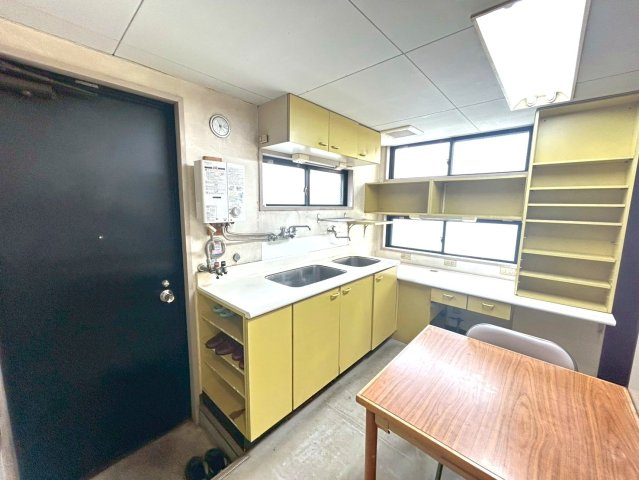 練馬区西大泉４丁目　診療所付住居　西武池袋線　大泉学園の洋室|お好みに合わせたリフォーム・アレンジもお楽しみいただけます。