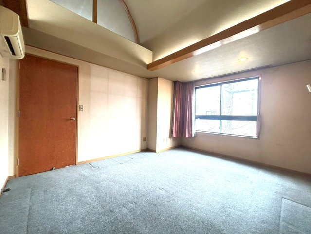 練馬区西大泉４丁目　診療所付住居　西武池袋線　大泉学園のその他|南面から明るい陽光が差し込み、心地よい空間を演出します。
