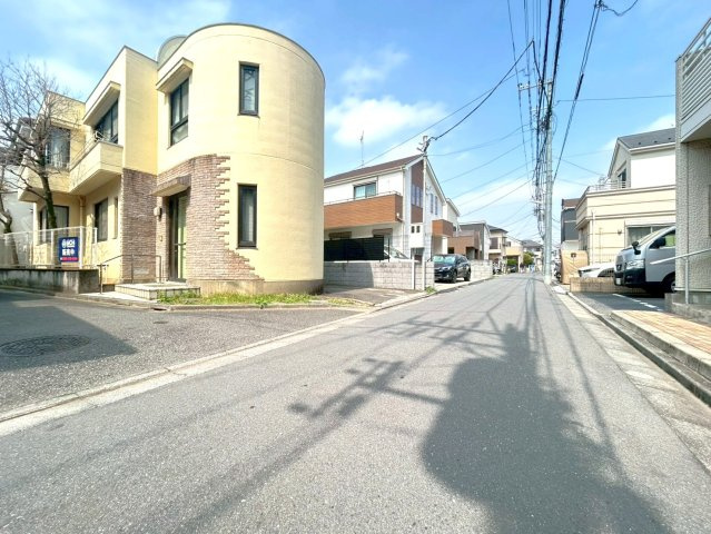 練馬区西大泉４丁目　診療所付住居　西武池袋線　大泉学園の前面道路含む現地写真|穏やかな街並みに溶け込む 落ち着いた住環境です。
