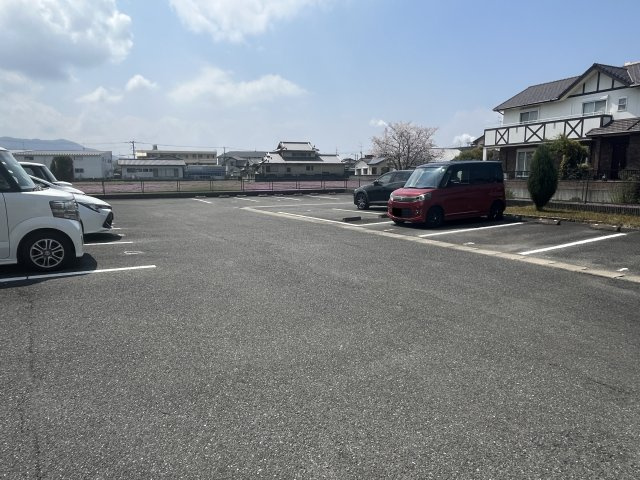 RoyalGraceの駐車場
