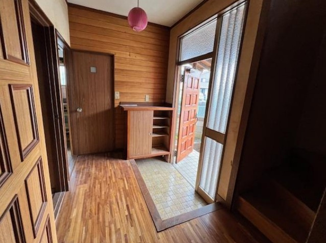 【中古】坂戸市片柳中古住宅の玄関