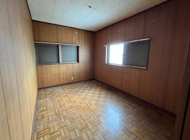 【中古】坂戸市片柳中古住宅の洋室|明るい洋室です