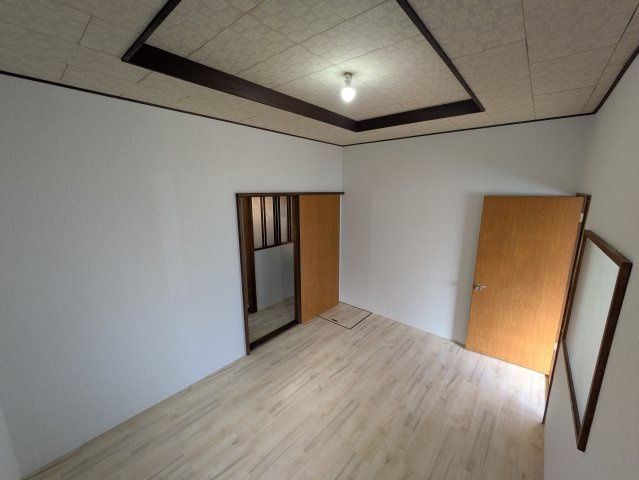 東松山市SR付き平屋の洋室|広々とした洋室です