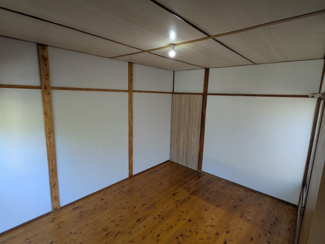 東松山市SR付き平屋の洋室|落ち着いた色調の洋室です