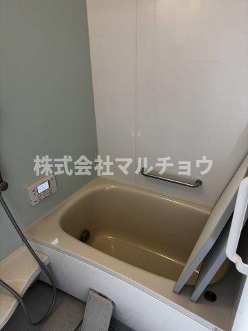 明洋3丁目戸建ての浴室|コンパクトで使いやすいお風呂です