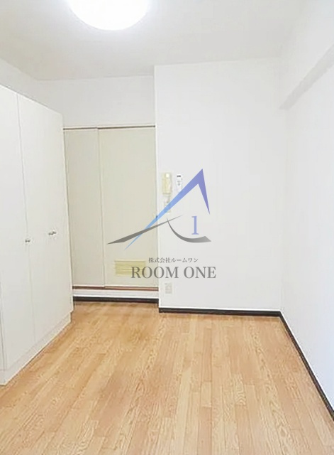 ヴィラ・パサージュの居間・リビング|洋室のお部屋です。