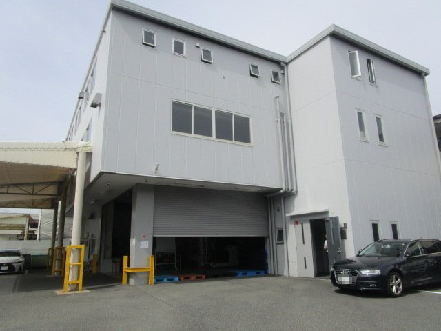 吹田市南吹田１丁目の倉庫の外観