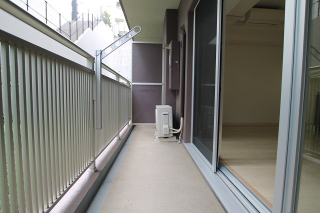 【バルコニー】