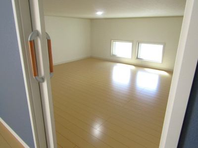 【収納】 | 【太陽光パネル付き】甲府市蓬沢町 | 2階納戸