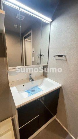 レジディア広尾南の洗面所|忙しい朝には欠かせない洗面所です