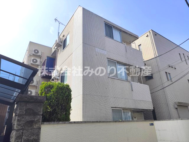 葛飾区新小岩４丁目の賃貸マンションの外観