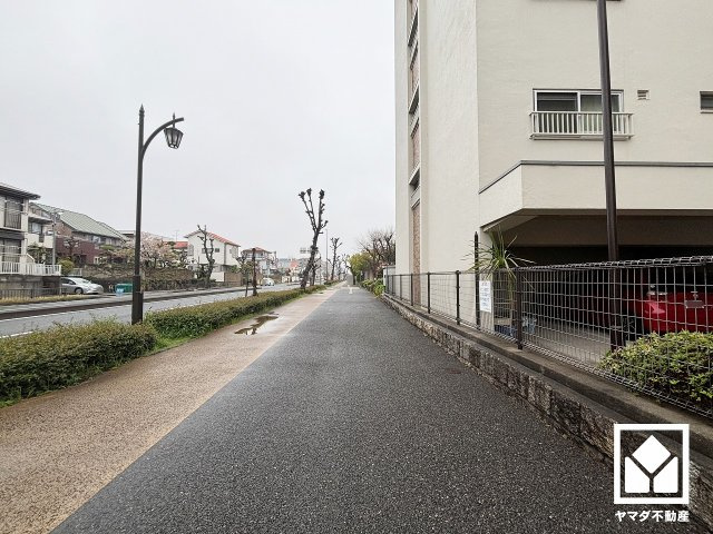 コープ甲子園の周辺|スムーズな移動を叶えるエレベーターもございます。忙しい朝も快適に、ストレスフリーな暮らしをサポート。