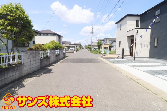 郡山市安積町長久保3丁目　　　１号棟　　　安積第3小学校、安積第2中学区の外観|西側前面道路