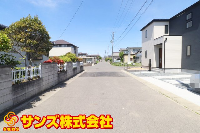 郡山市安積町長久保3丁目　　　１号棟　　　安積第3小学校、安積第2中学区の外観|西側前面道路